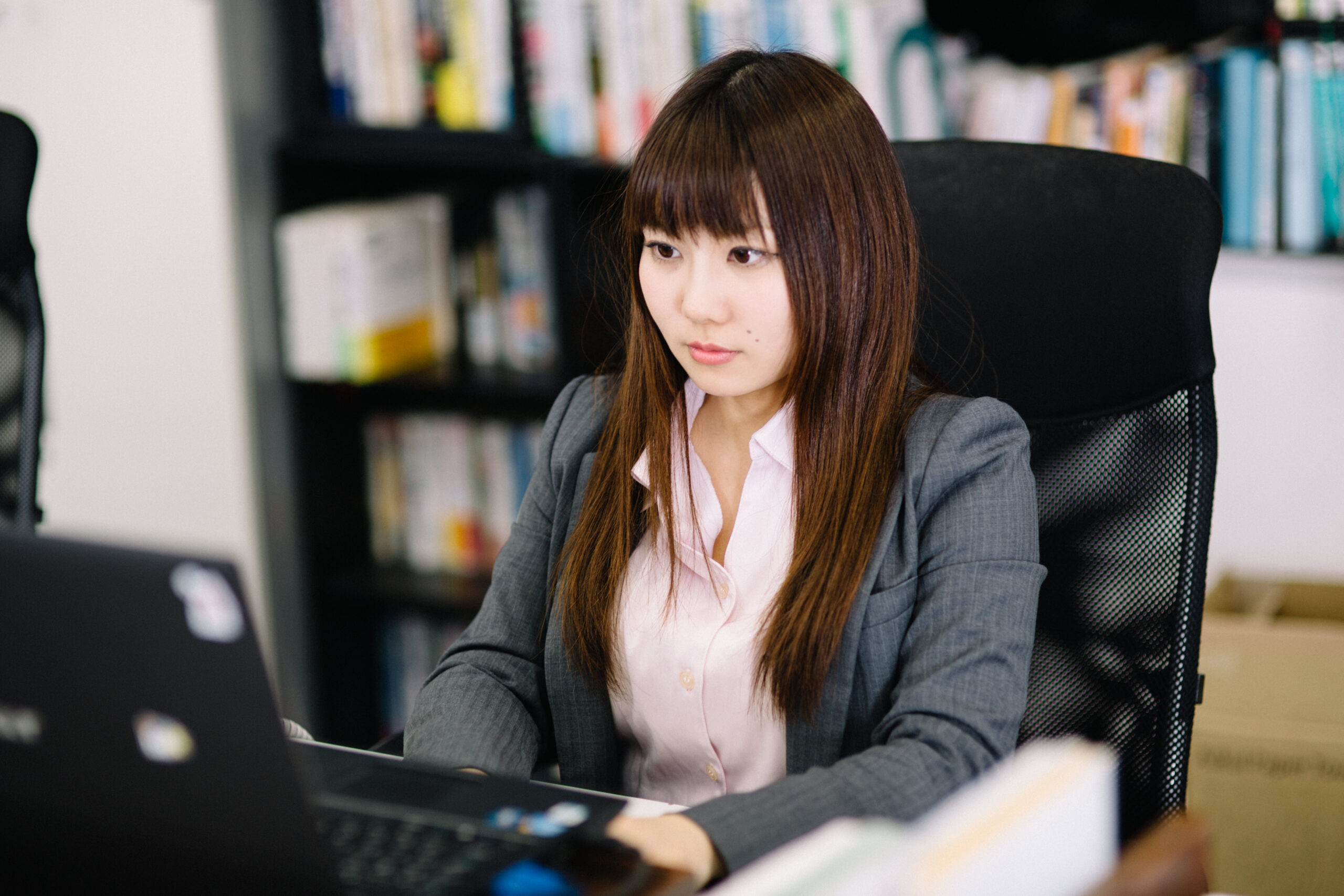 女性の活躍を推進する企業の事例から考える女性が活躍できる職場とはのアイキャッチ画像